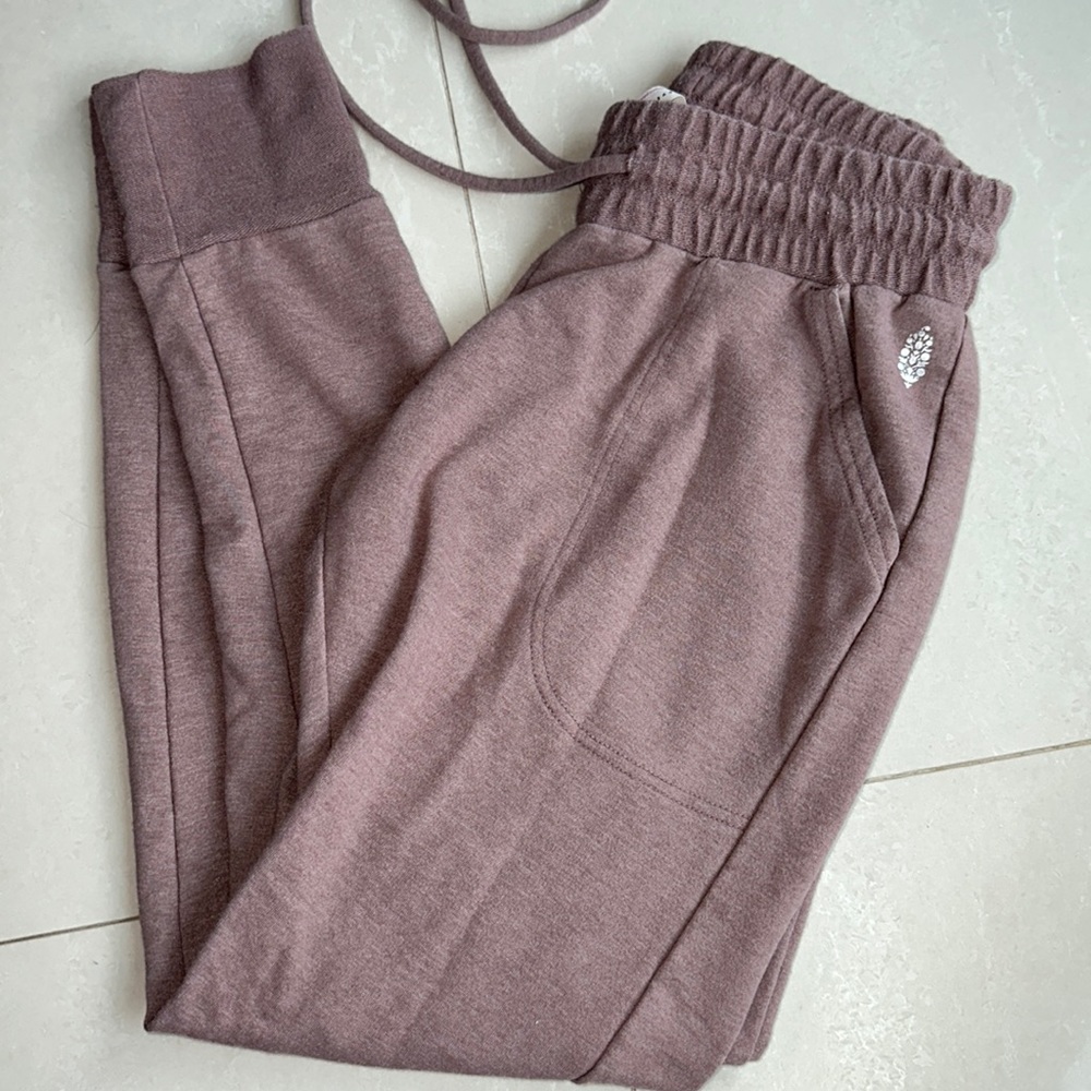 Free People FP MOVEMENT Sweatpants w/ pockets in Dusty Rose / Mauve Barely worn!